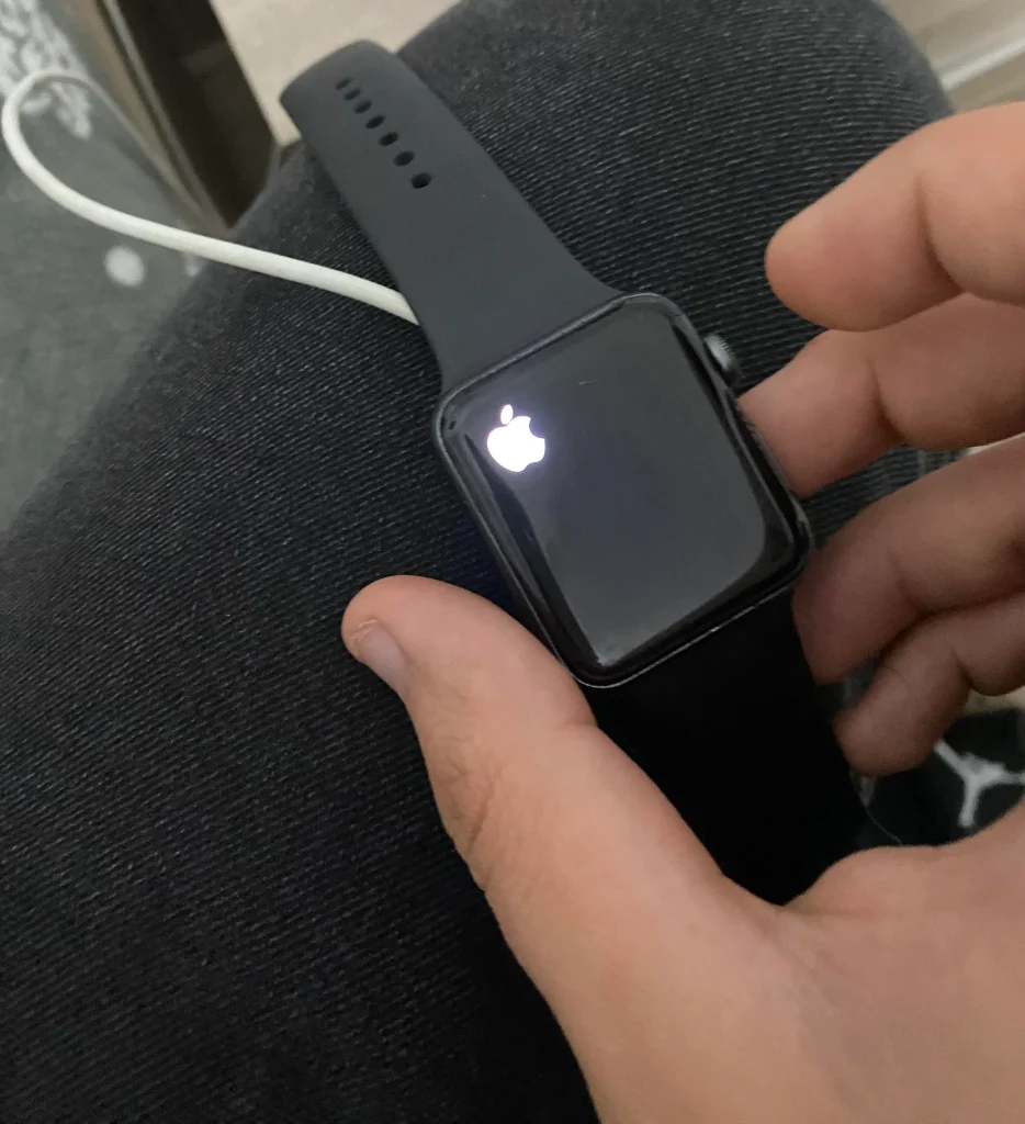 apple watch stuck on apple logo in the corner